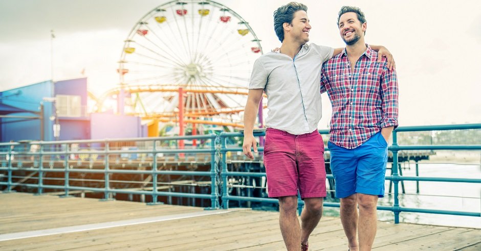 7 Smart Gay Travel Tips That Will Save You Money